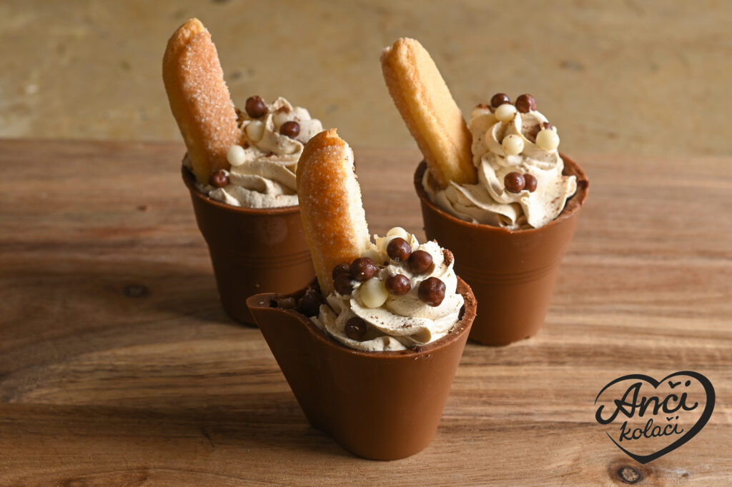 ČOKOČAŠICE MLEČNA-TIRAMISU