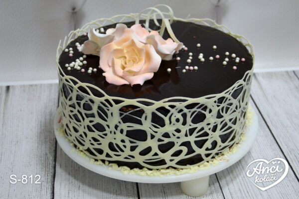 Svetla ruža tamna torta